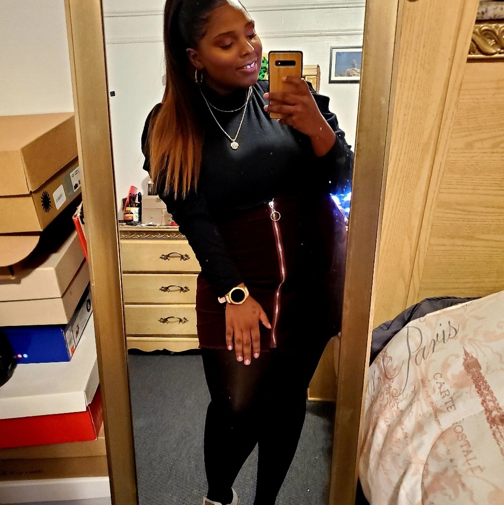 Meet your Posher, Akeila